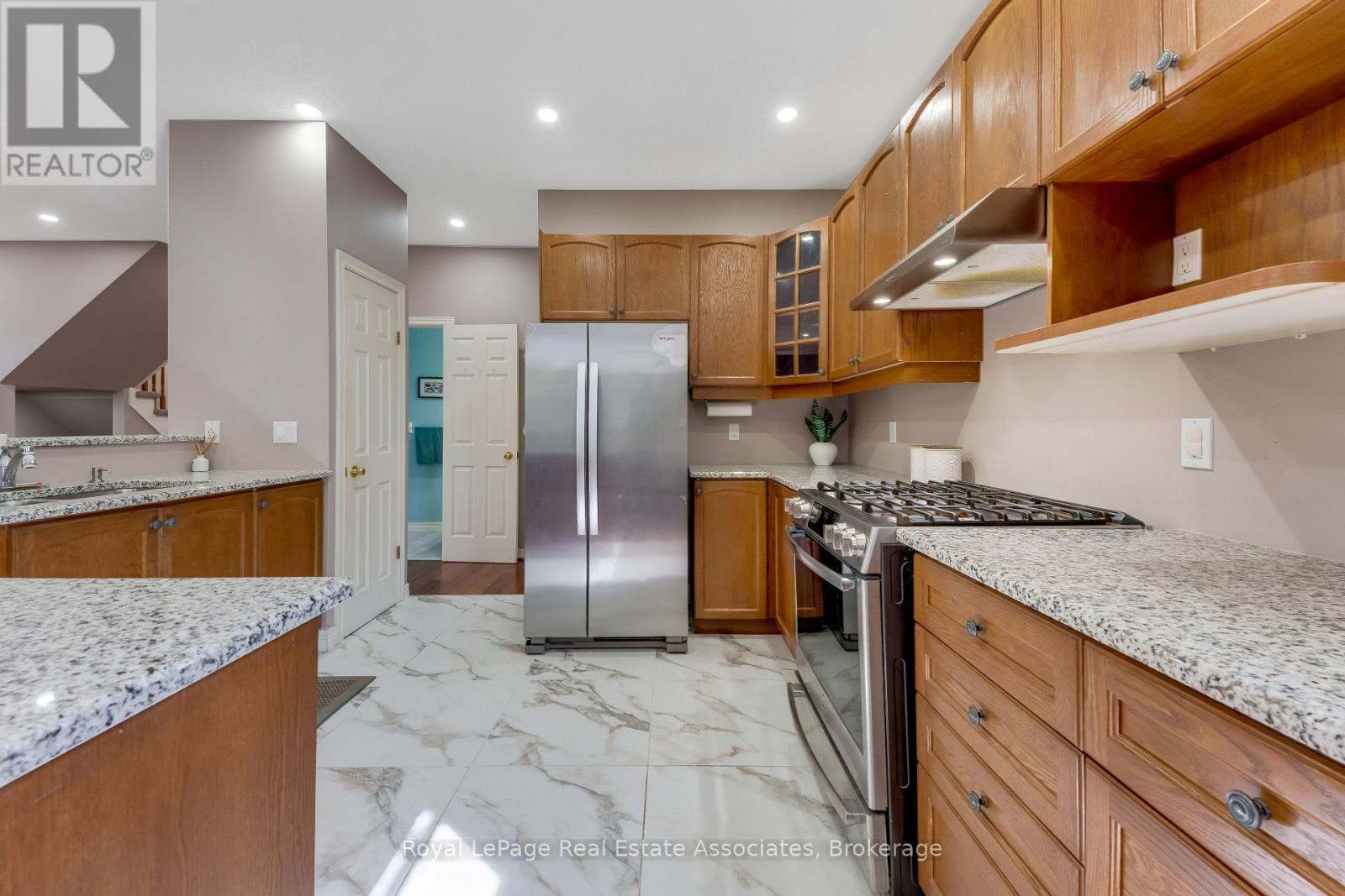 406 Sandy Cove Crescent Property Photo 7
