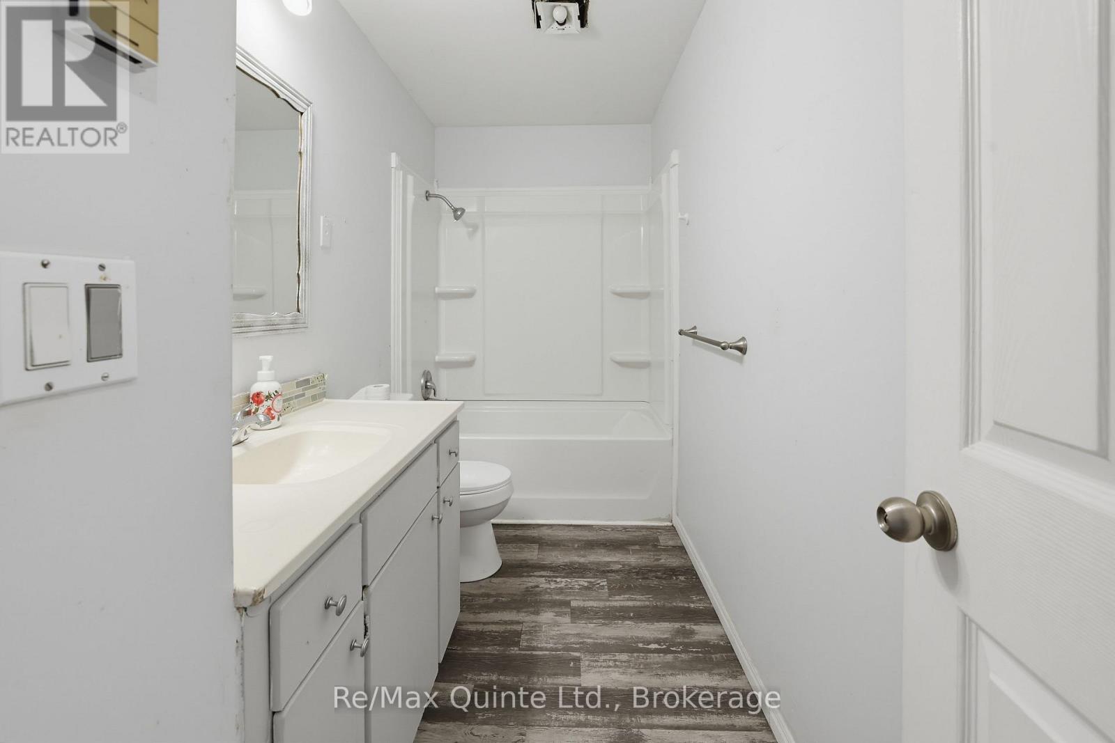 9 Mcfarland Drive Property Photo 13