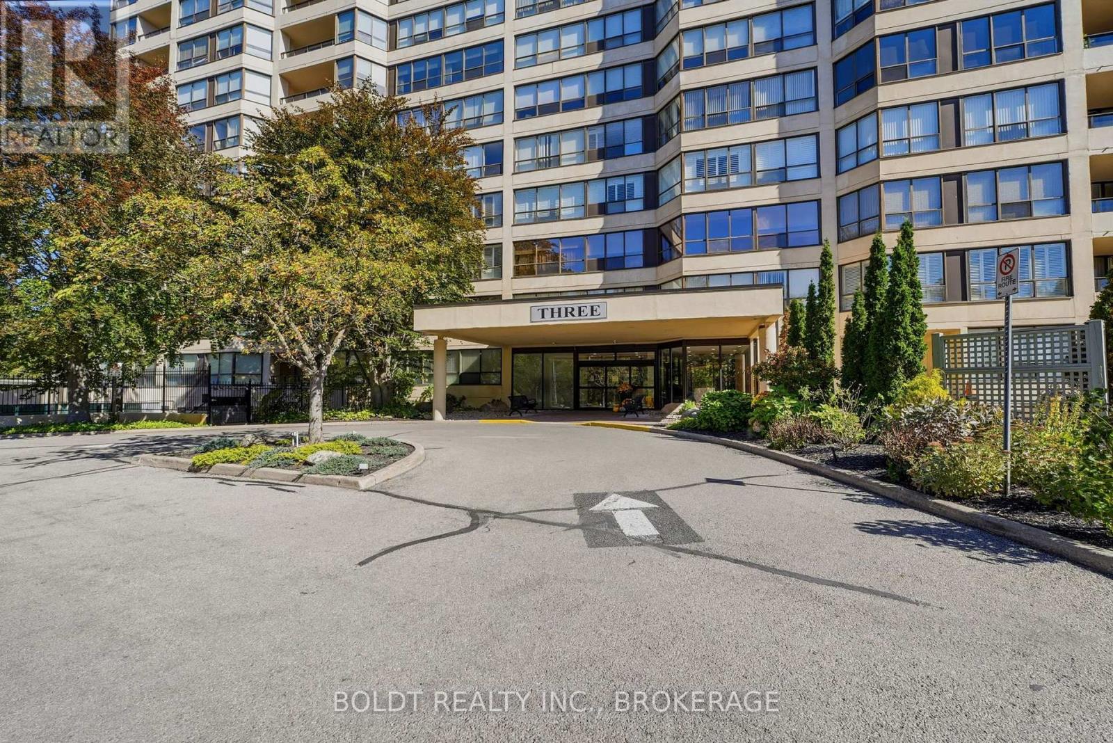 505 - 3 Towering Heights Boulevard Property Photo 4