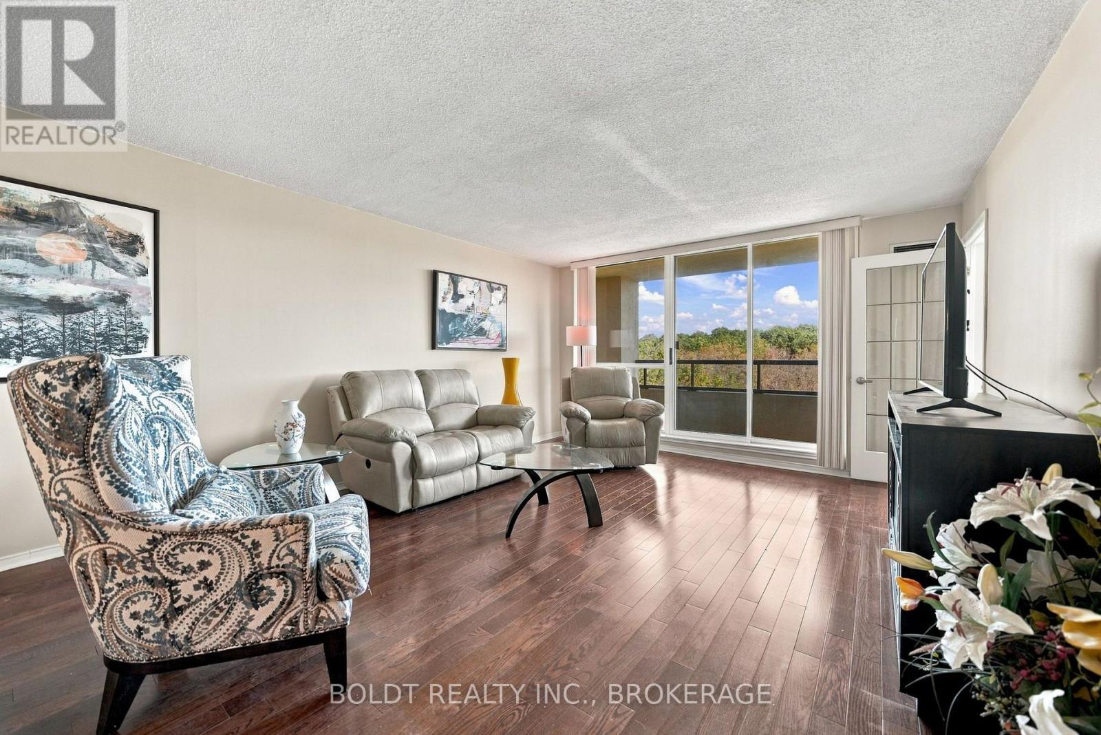 505 - 3 Towering Heights Boulevard Property Photo 11