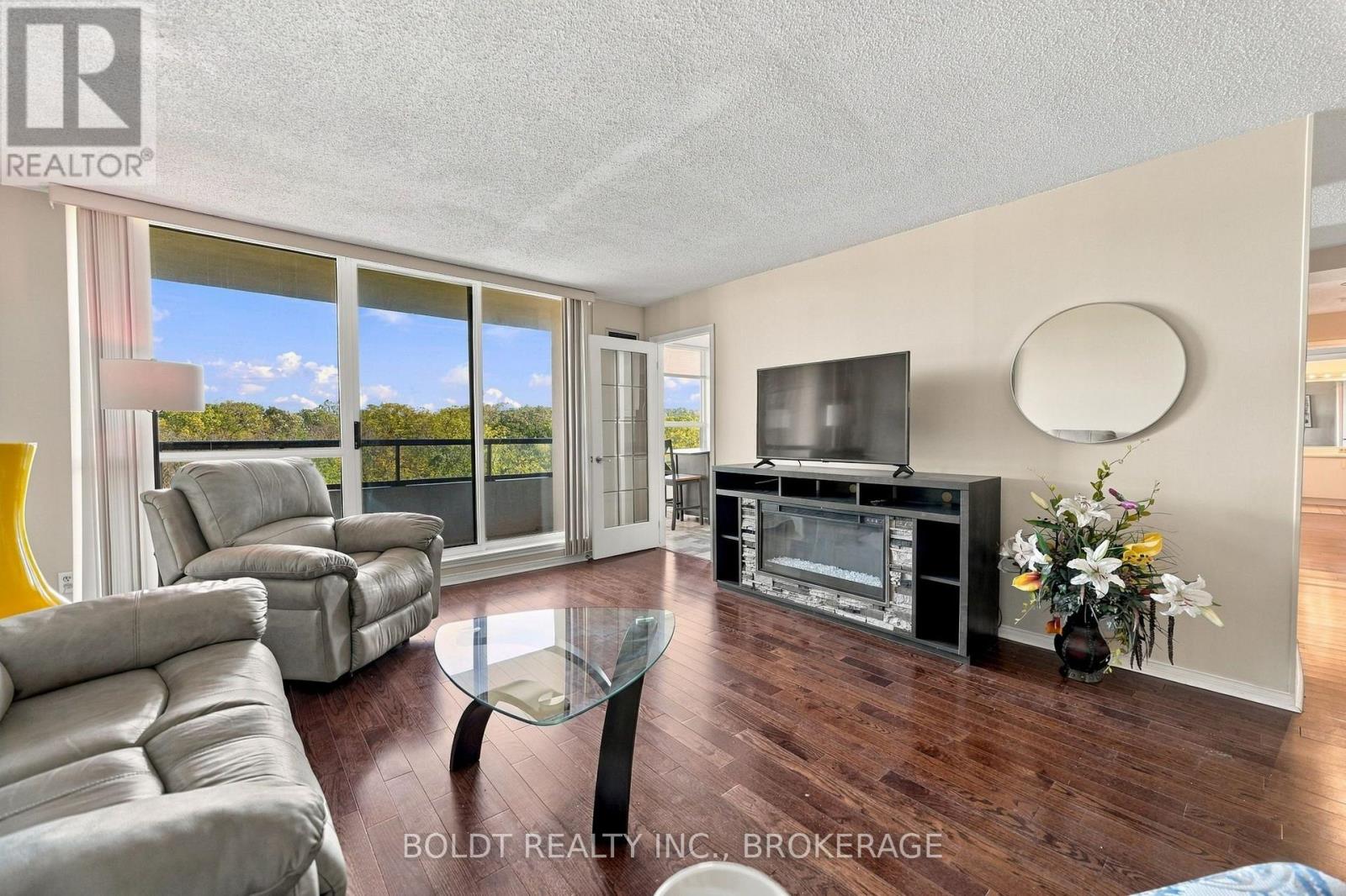 505 - 3 Towering Heights Boulevard Property Photo 12