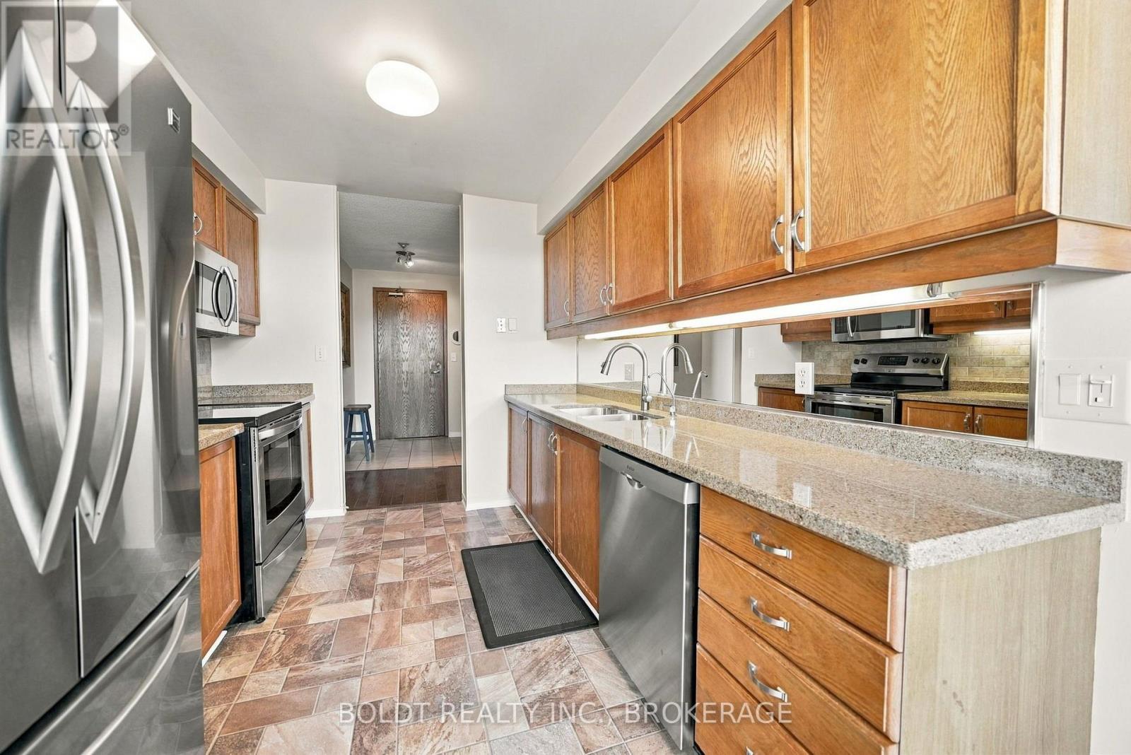 505 - 3 Towering Heights Boulevard Property Photo 19
