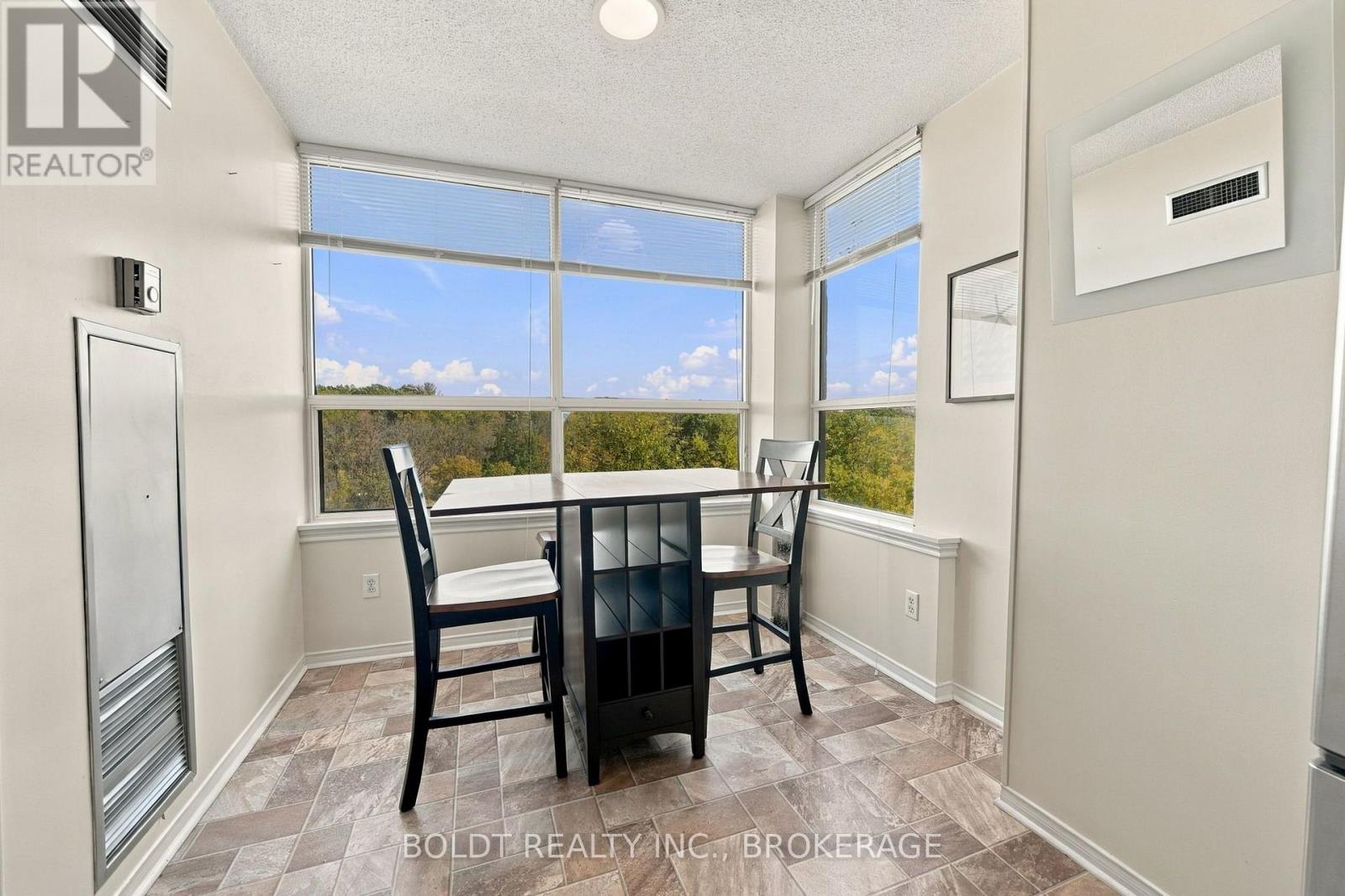 505 - 3 Towering Heights Boulevard Property Photo 20