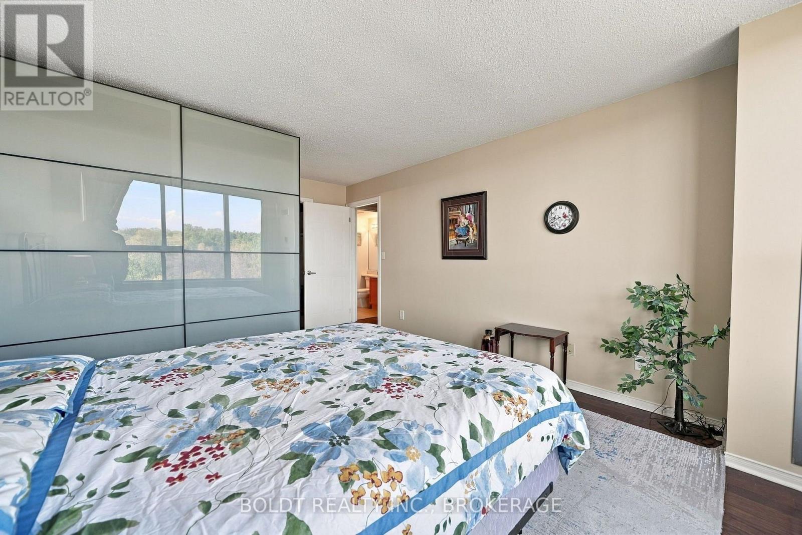 505 - 3 Towering Heights Boulevard Property Photo 23