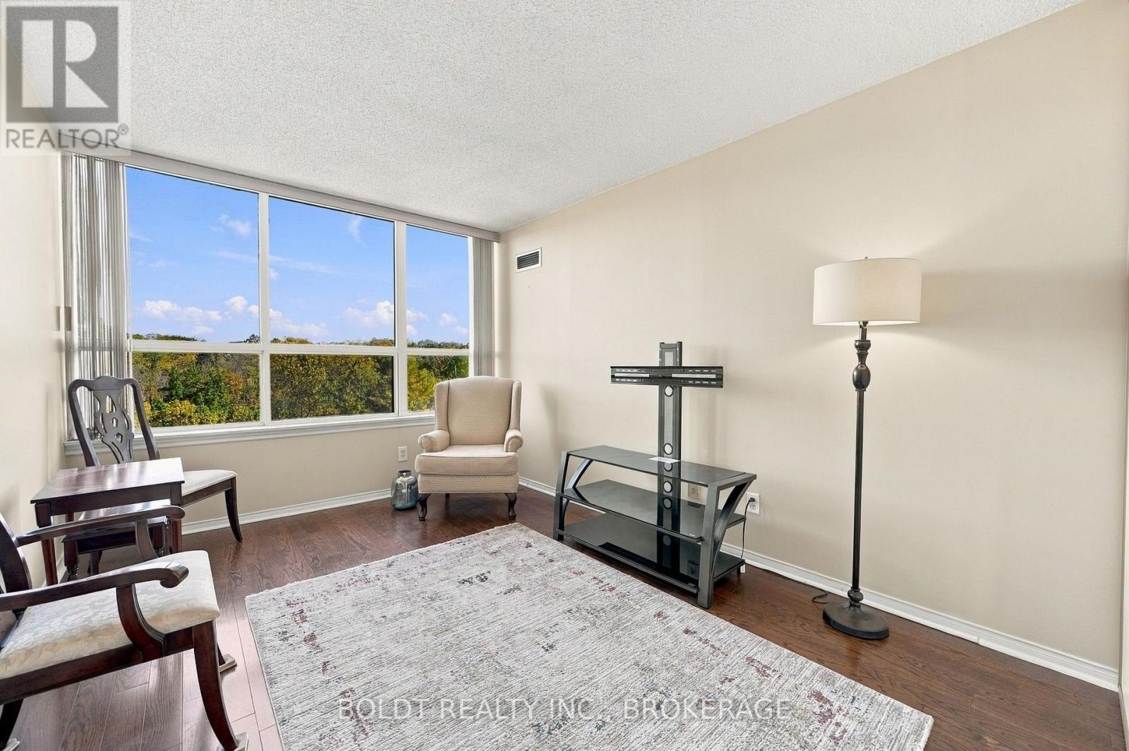 505 - 3 Towering Heights Boulevard Property Photo 27