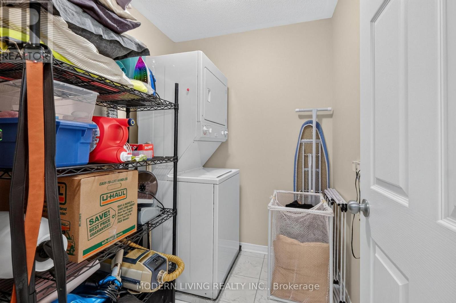1082 Redtail Private Property Photo 27