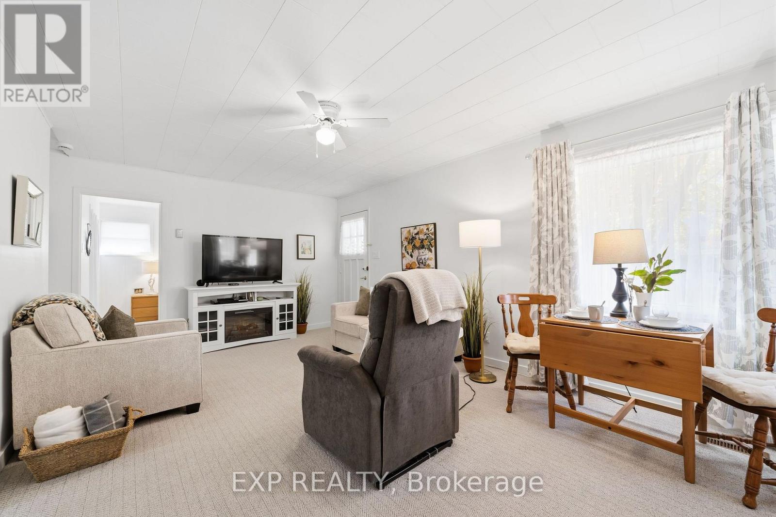 264 Douglas Street Property Photo 16