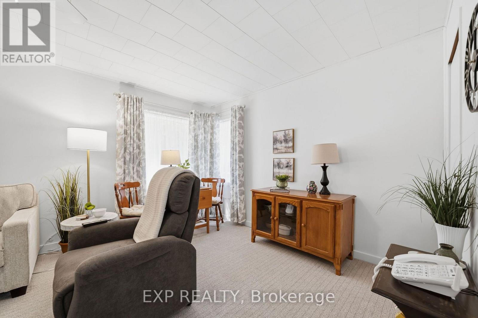 264 Douglas Street Property Photo 18