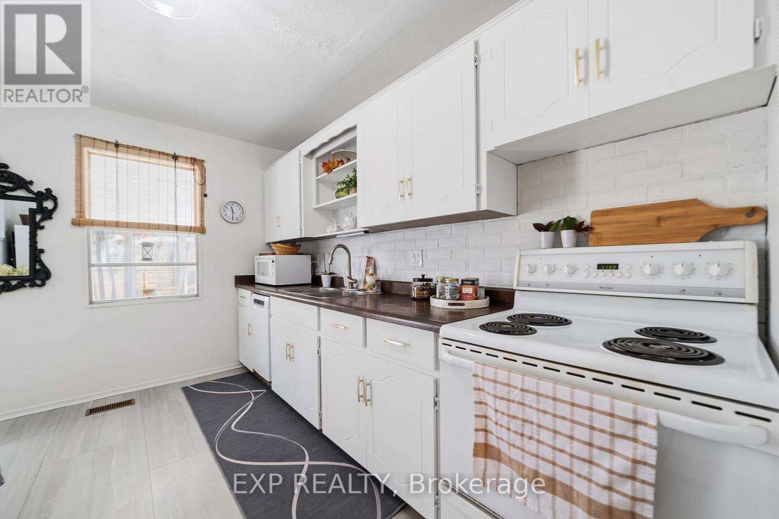 264 Douglas Street Property Photo 20