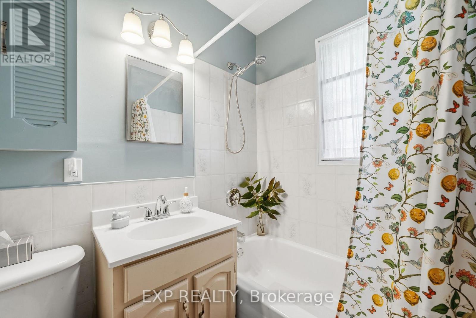 264 Douglas Street Property Photo 24