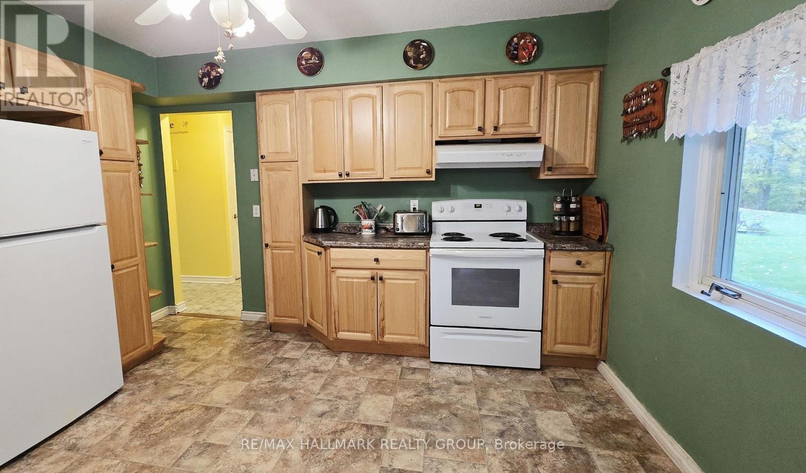 860 Munro Drive Property Photo 12