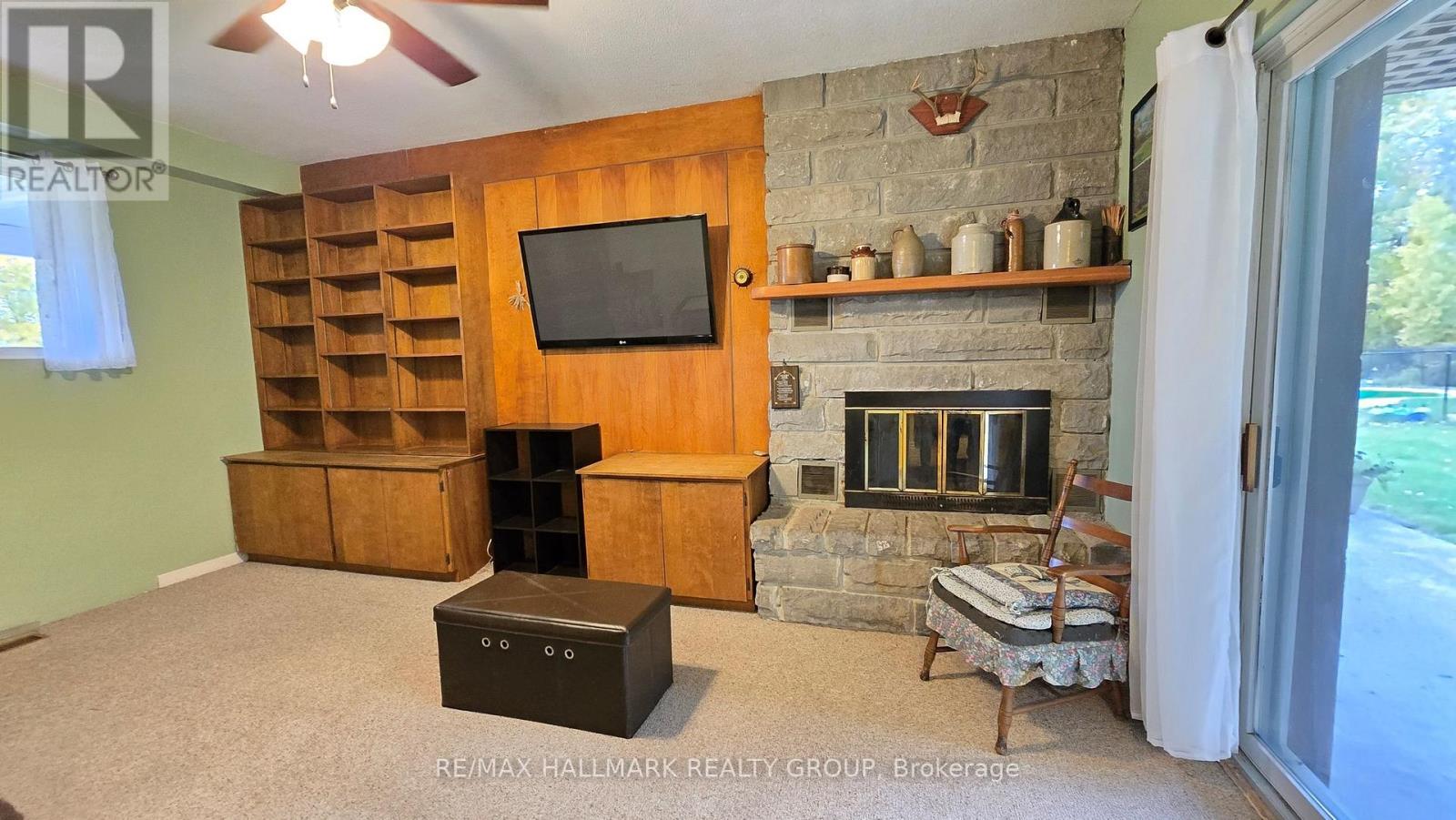 860 Munro Drive Property Photo 14