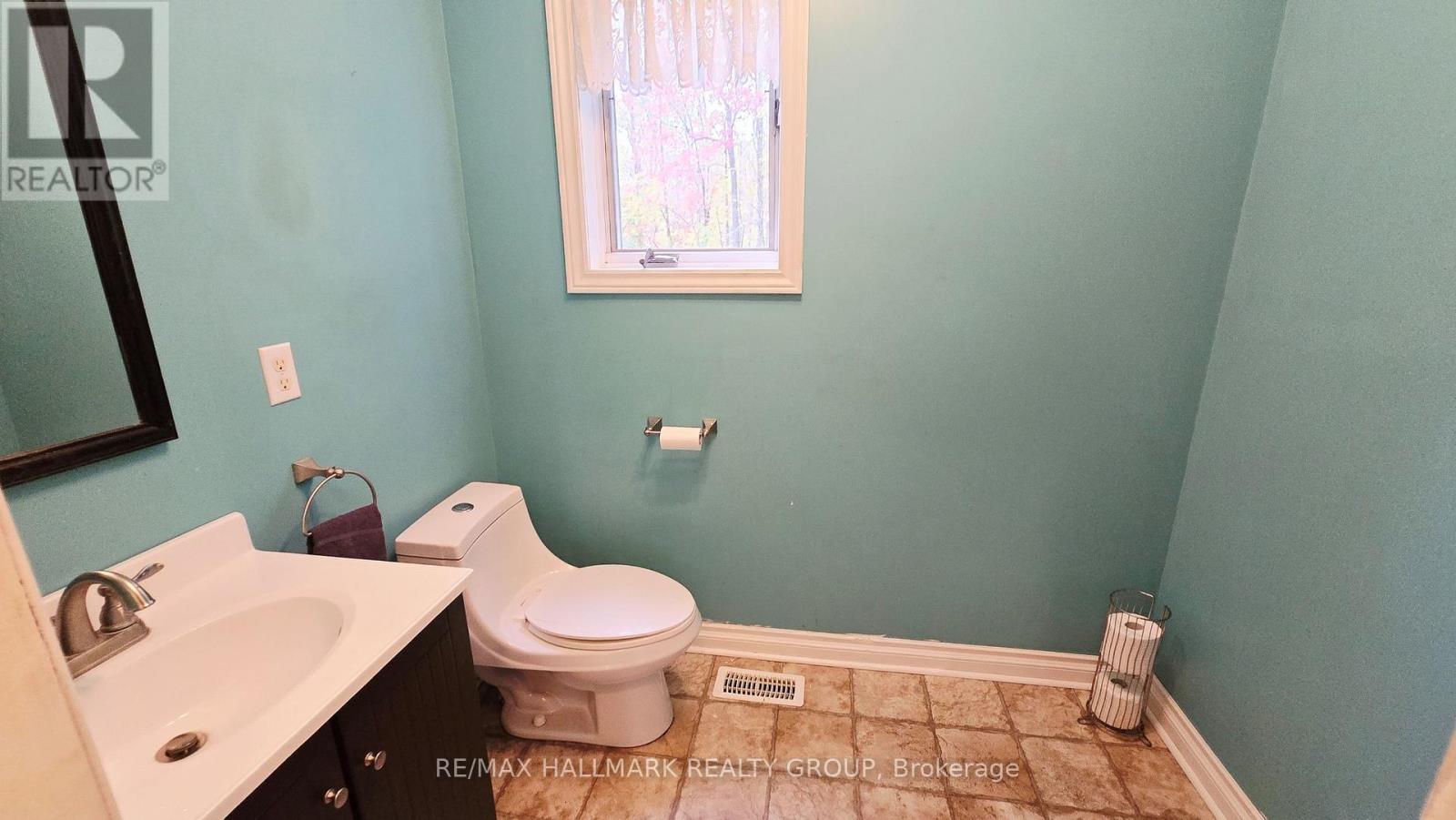 860 Munro Drive Property Photo 16
