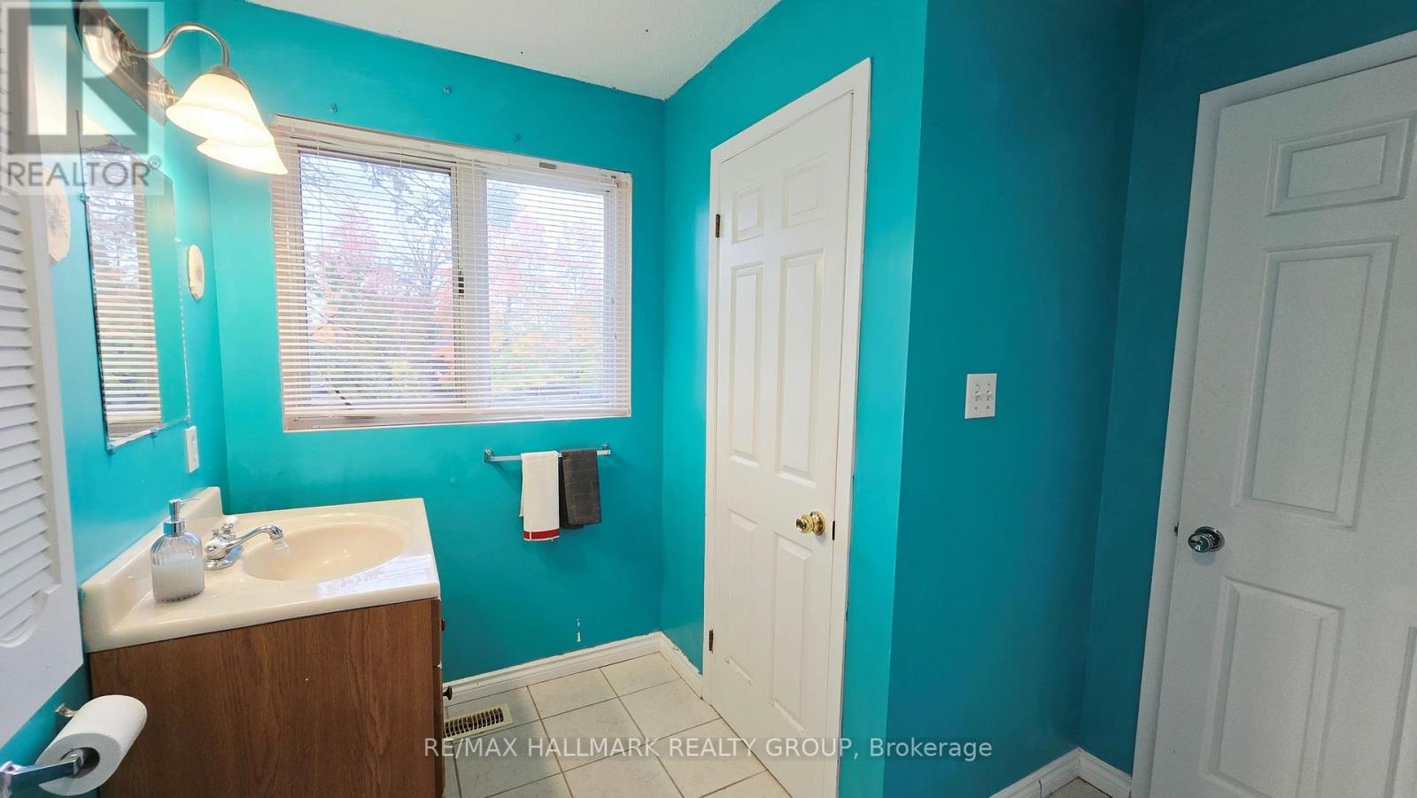 860 Munro Drive Property Photo 23