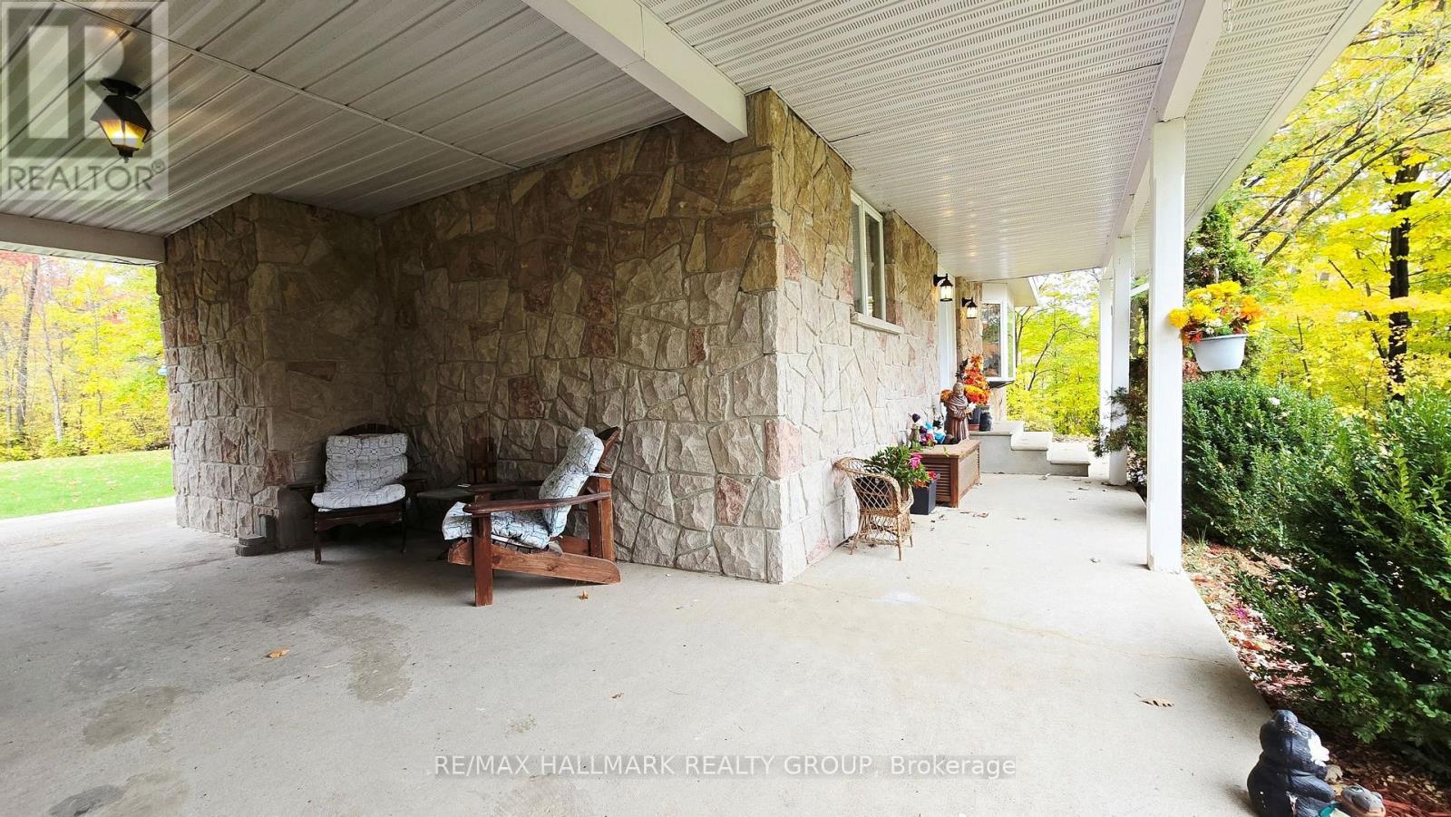 860 Munro Drive Property Photo 36