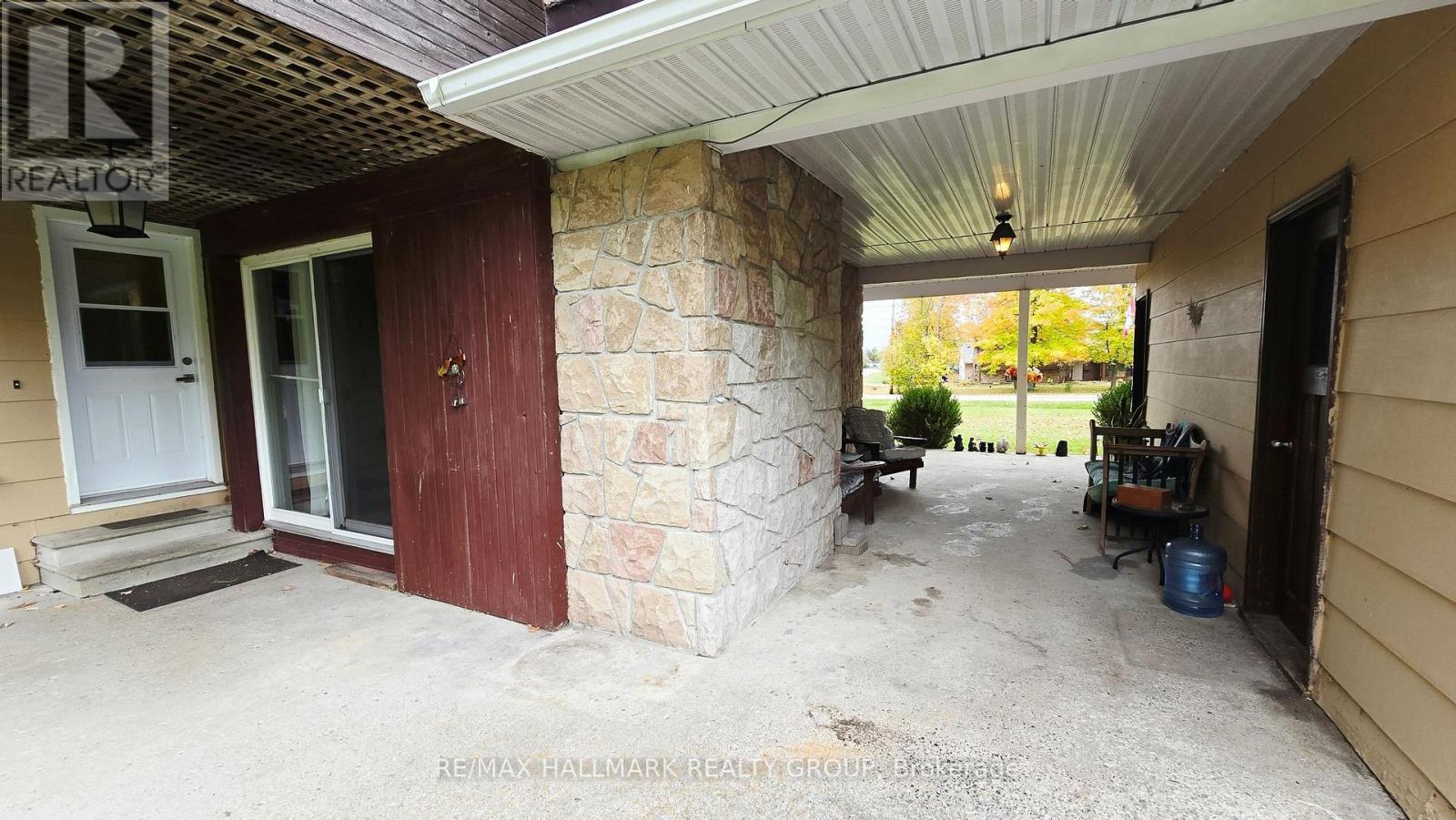 860 Munro Drive Property Photo 38