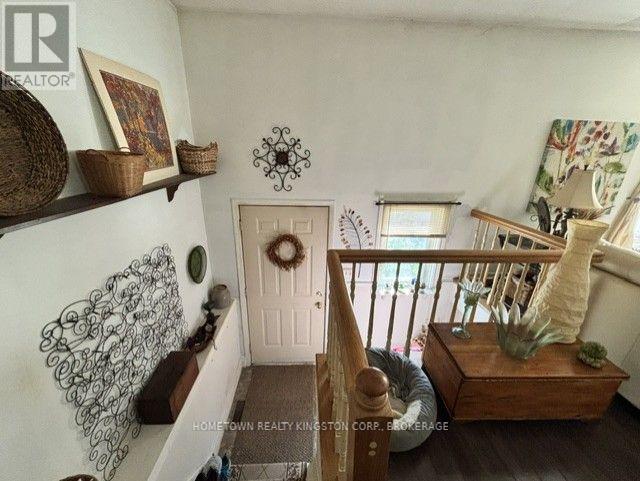 970 Killarney Crescent Property Photo 2