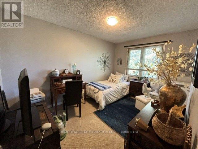 970 Killarney Crescent Property Photo 8