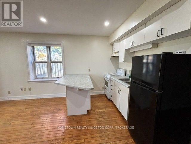 970 Killarney Crescent Property Photo 12