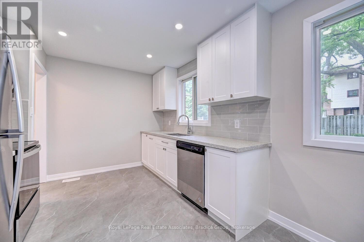 110 Conway Drive Property Photo 1