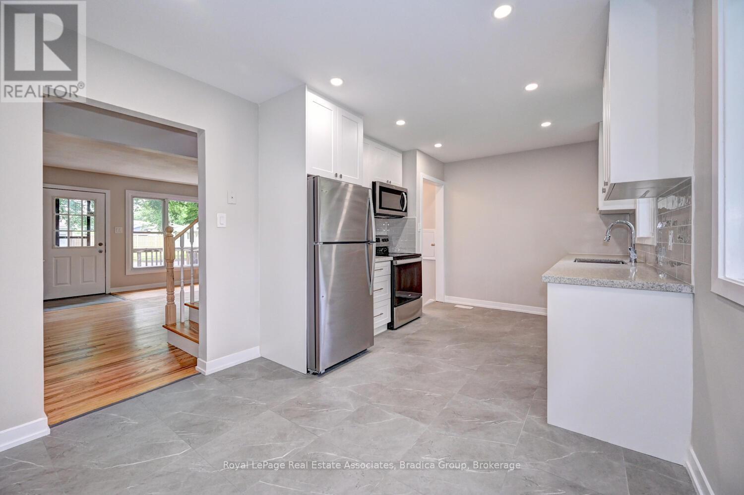 110 Conway Drive Property Photo 8