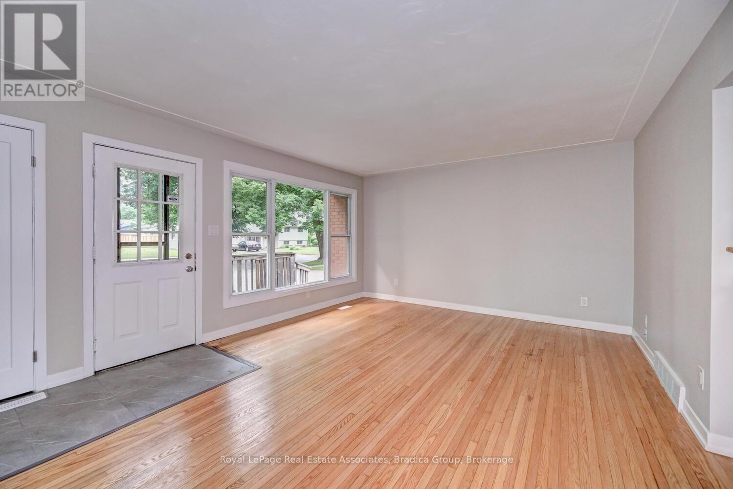 110 Conway Drive Property Photo 12