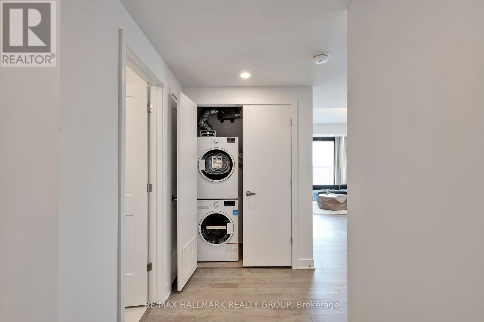 1805 - 180 George Street Property Photo 4