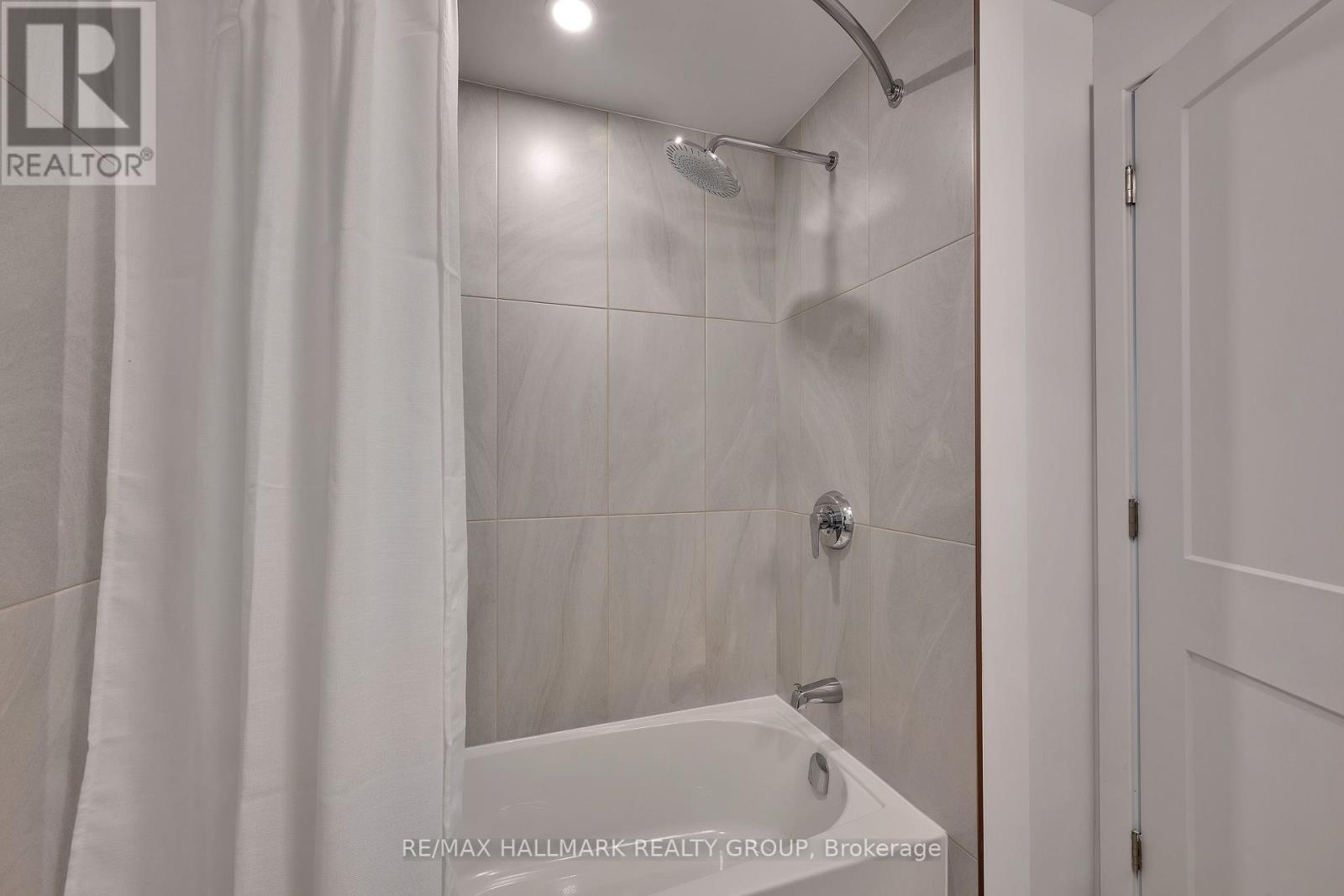 1805 - 180 George Street Property Photo 6