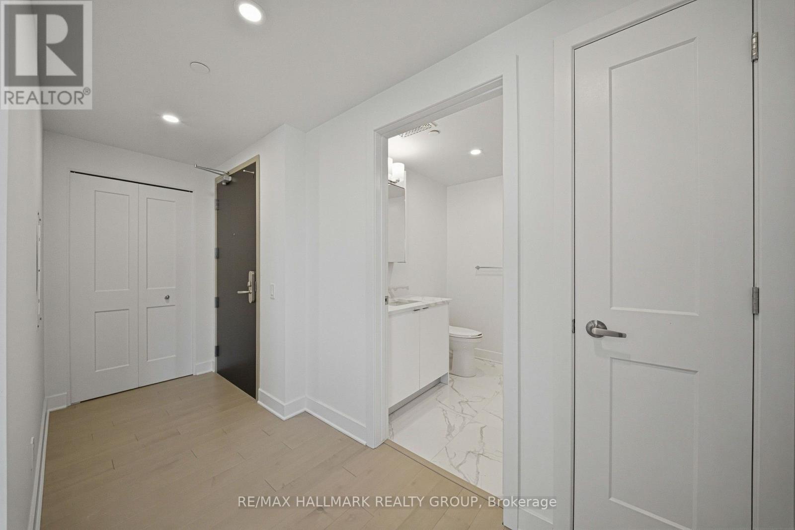 1805 - 180 George Street Property Photo 27