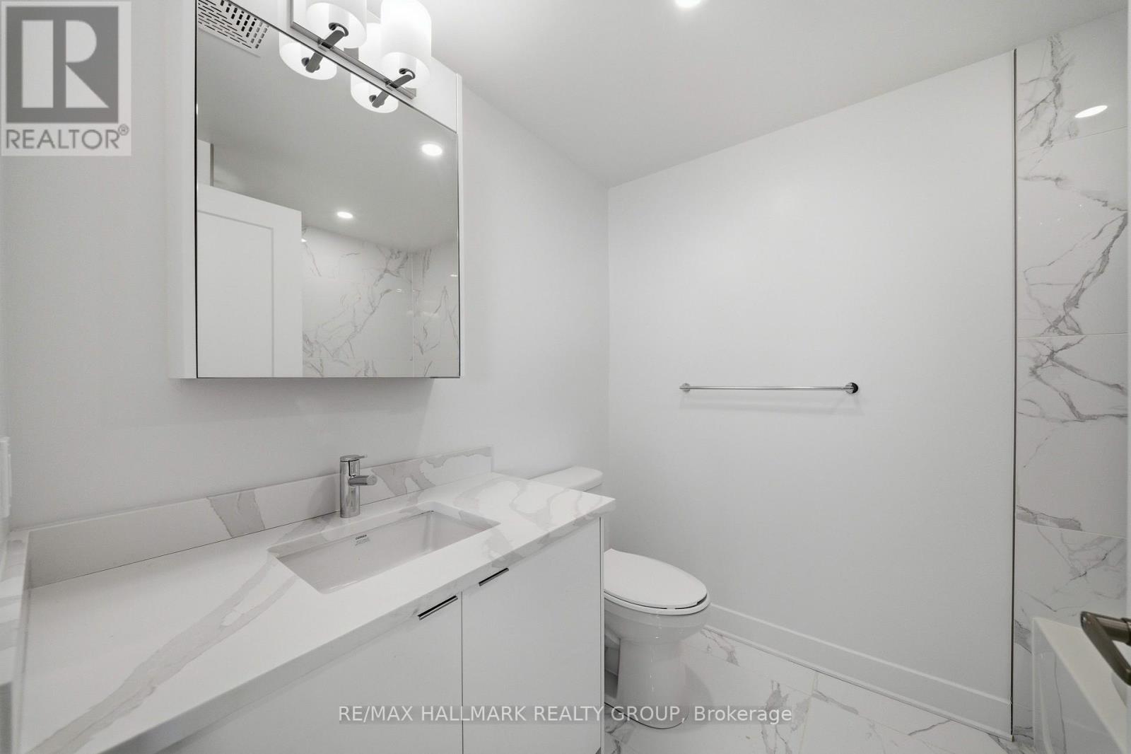 1805 - 180 George Street Property Photo 28