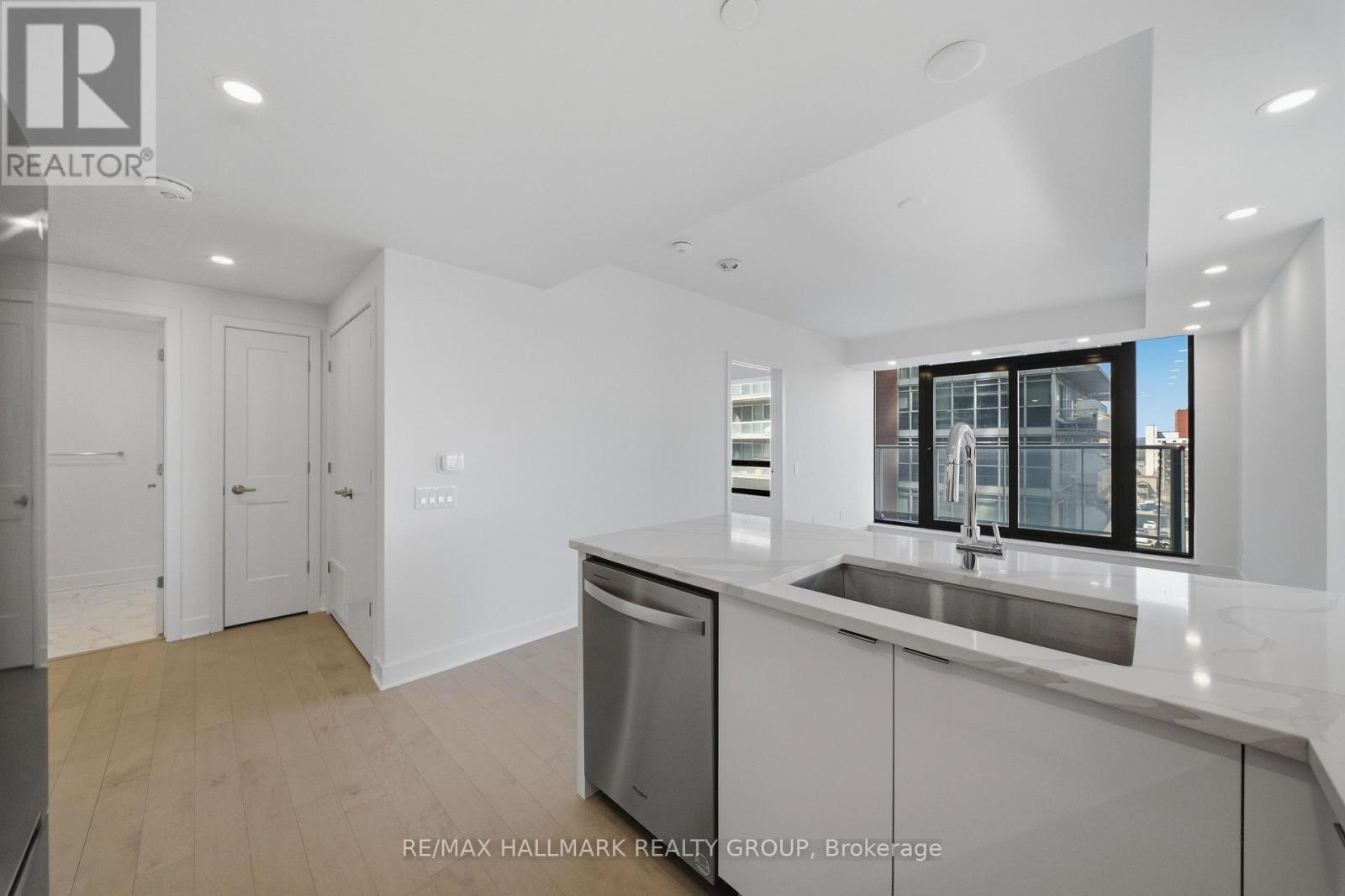 1805 - 180 George Street Property Photo 34