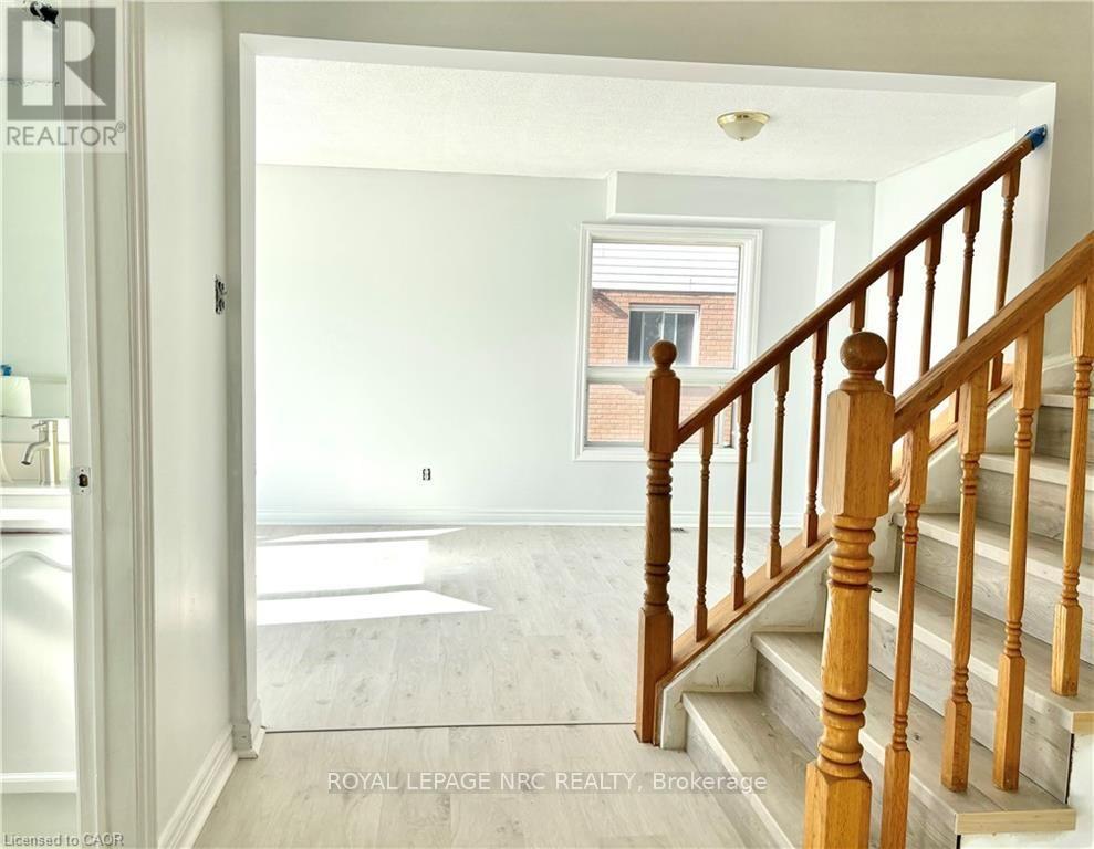 A - 299 Main Street E Property Photo 9