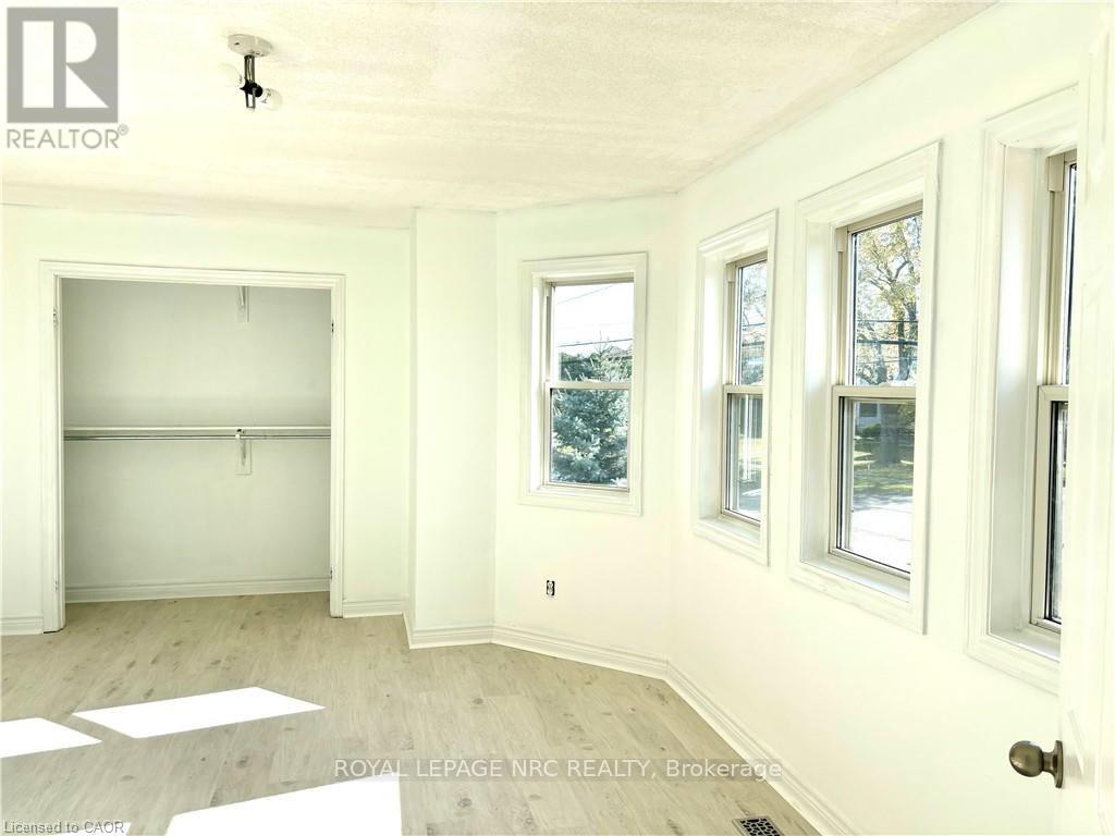 A - 299 Main Street E Property Photo 15