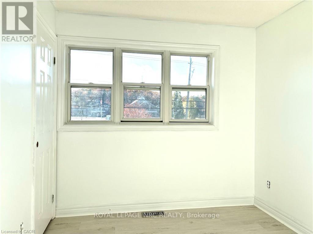 A - 299 Main Street E Property Photo 17