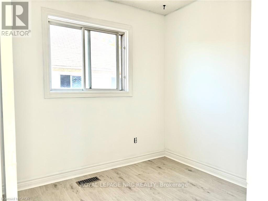 A - 299 Main Street E Property Photo 19