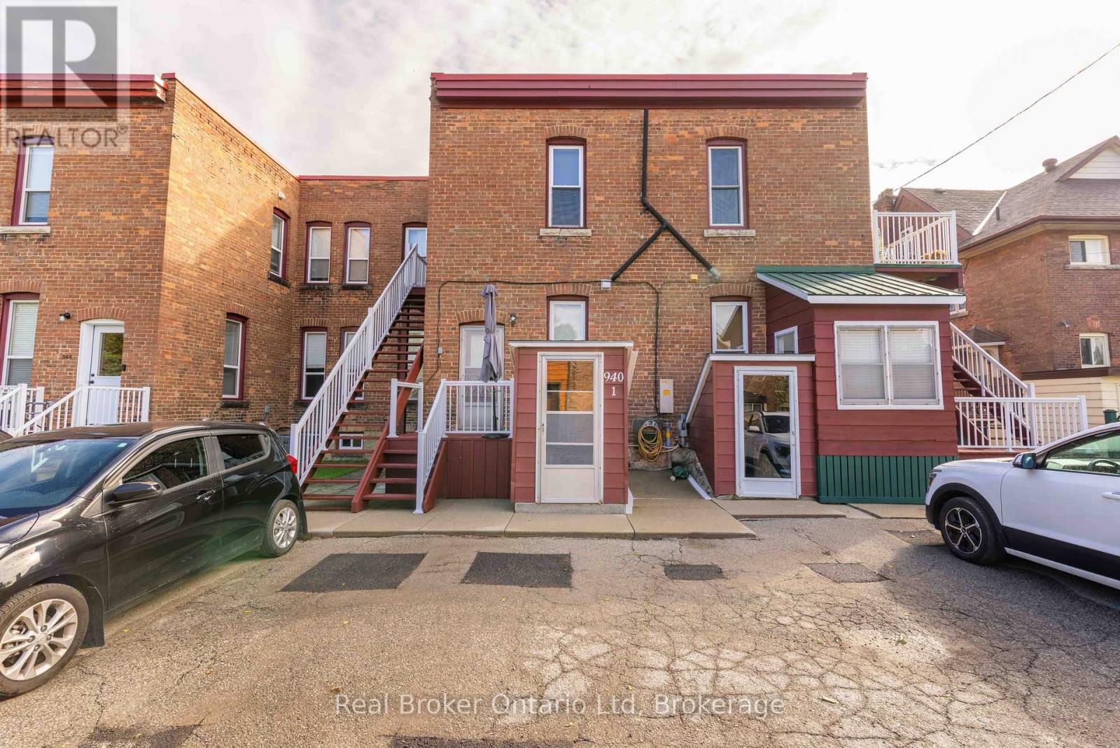 940 5th Avenue E Property Photo 1
