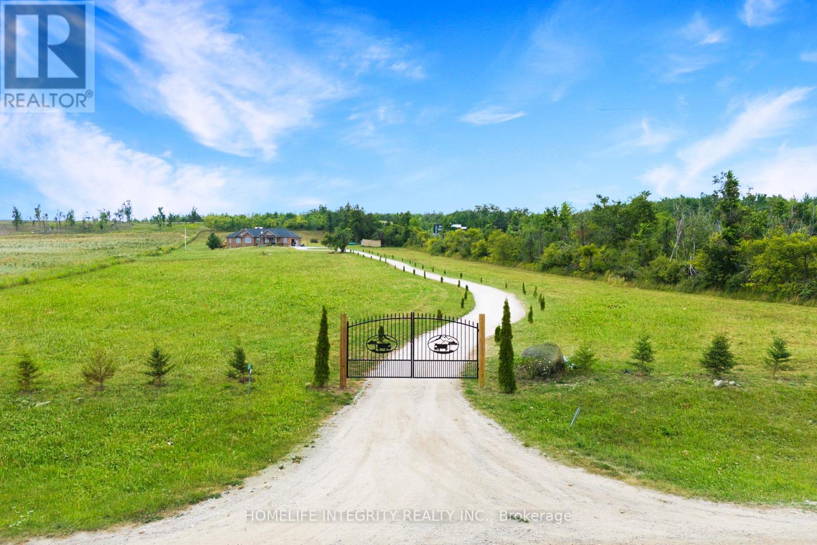838722 4th Line E Property Photo 4