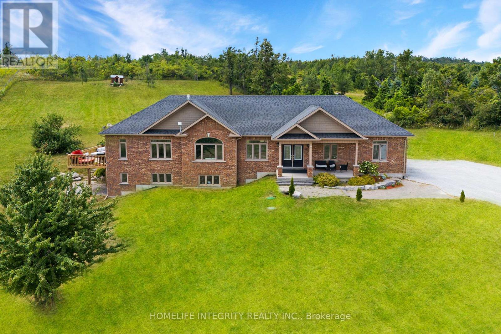 838722 4th Line E Property Photo 5