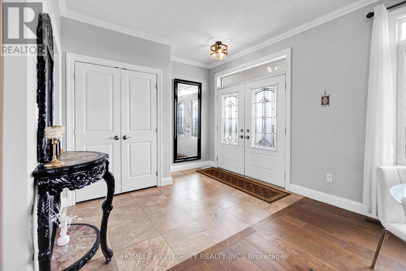838722 4th Line E Property Photo 10