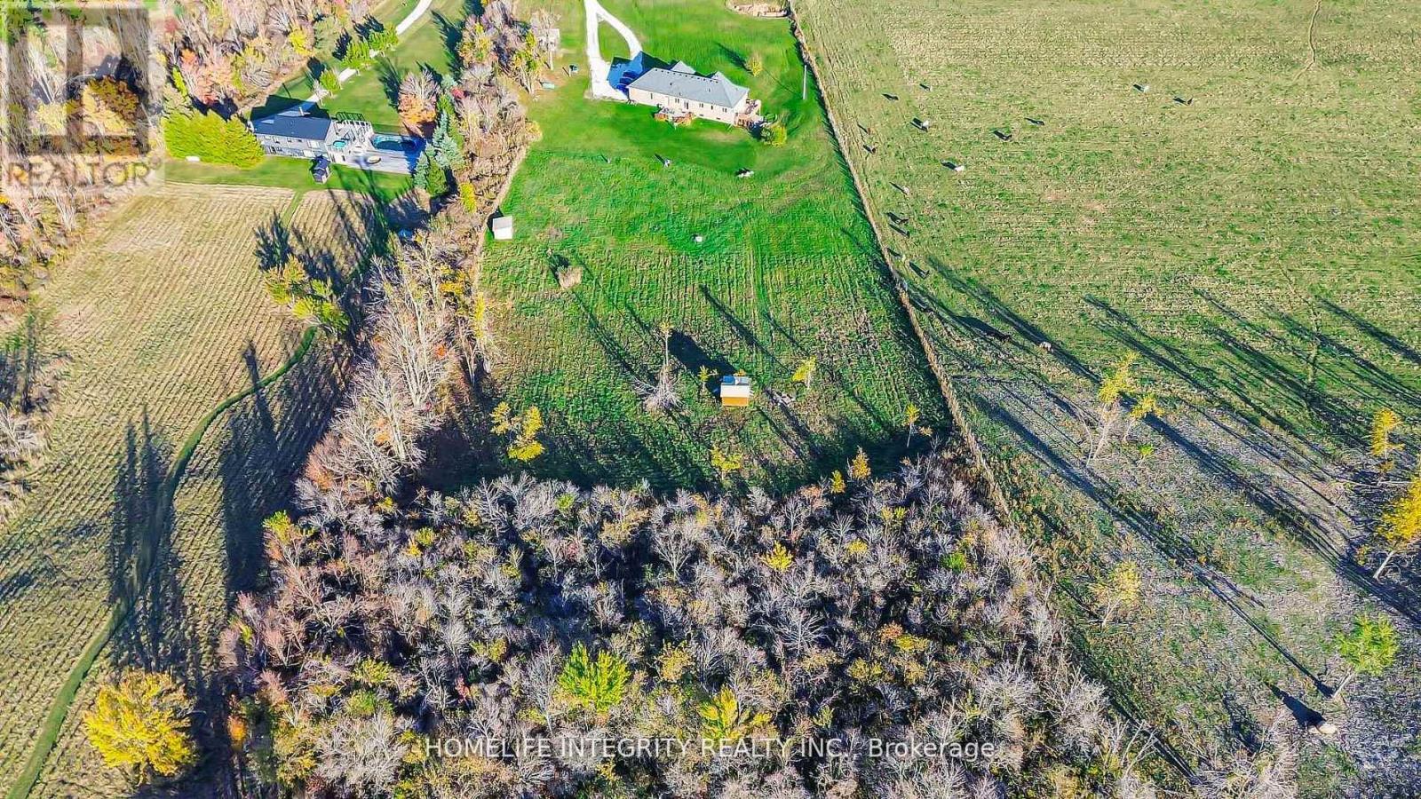 838722 4th Line E Property Photo 15