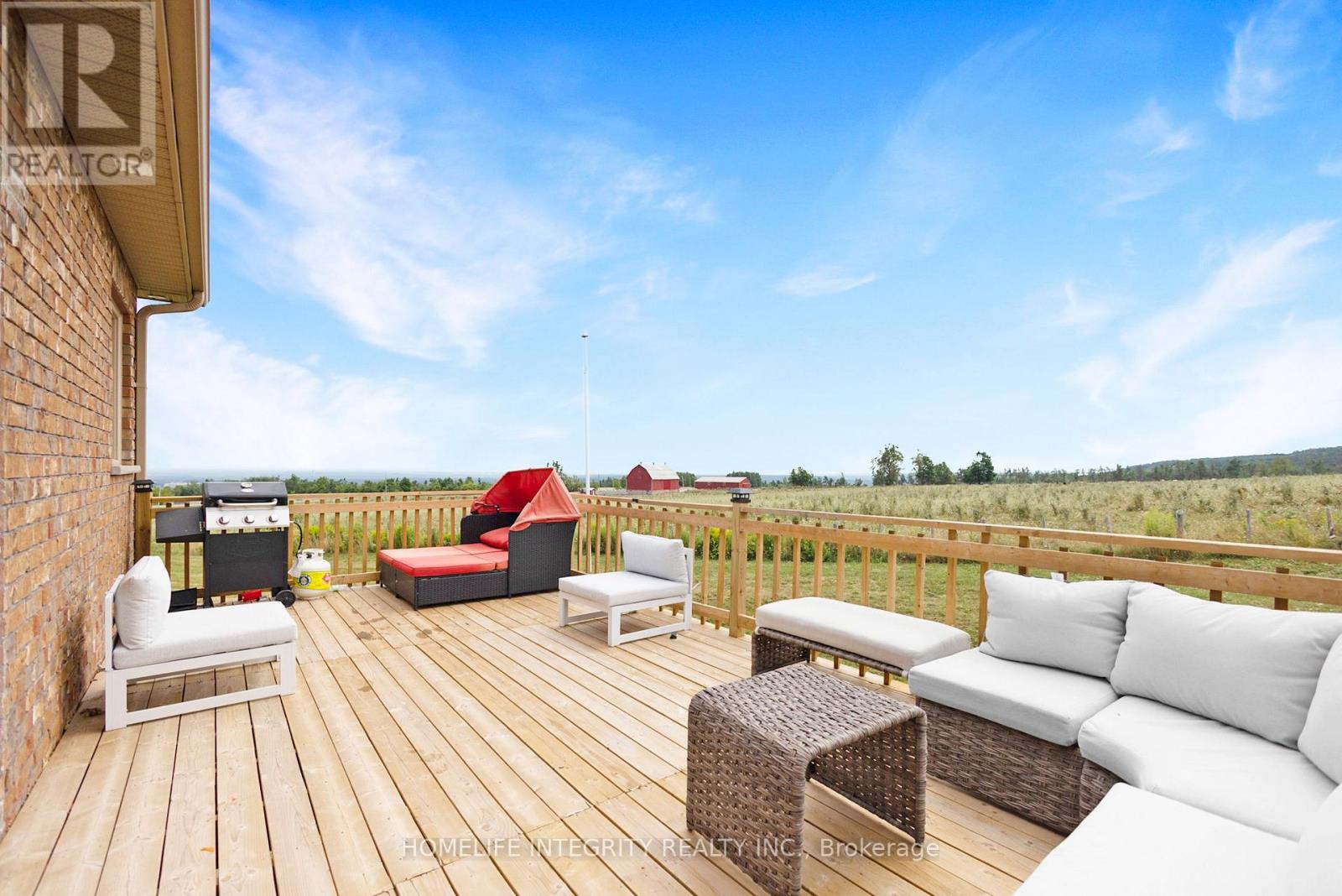 838722 4th Line E Property Photo 18