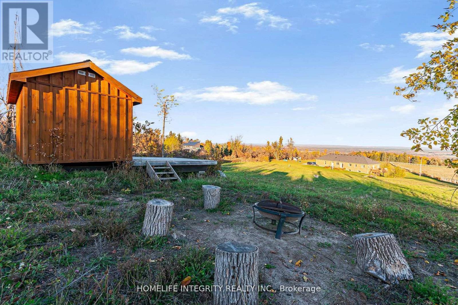 838722 4th Line E Property Photo 29