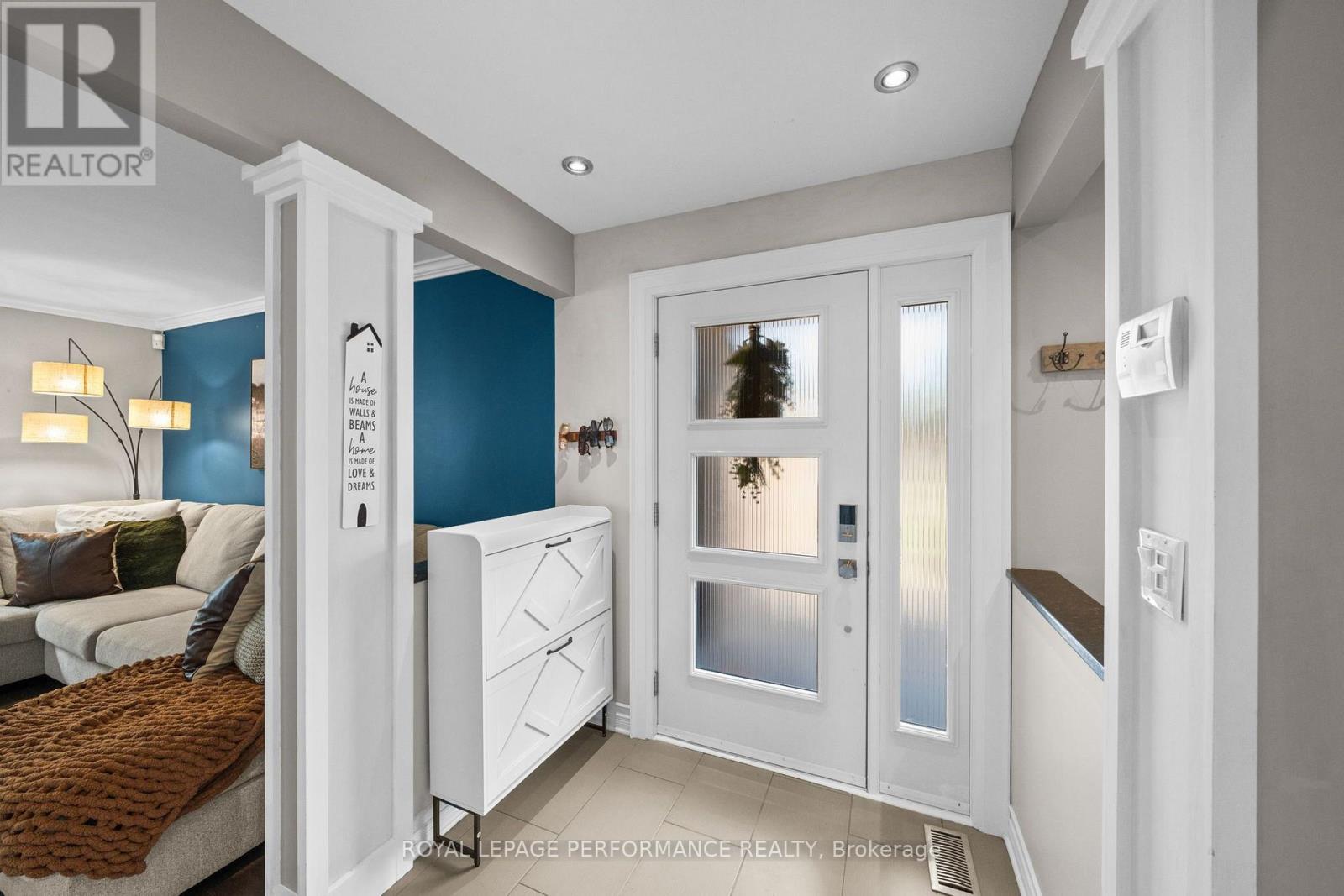 550 Foxview Place Property Photo 3