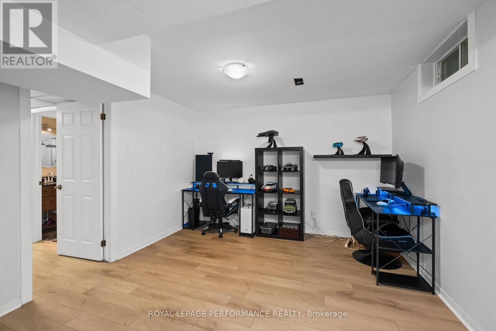 550 Foxview Place Property Photo 38