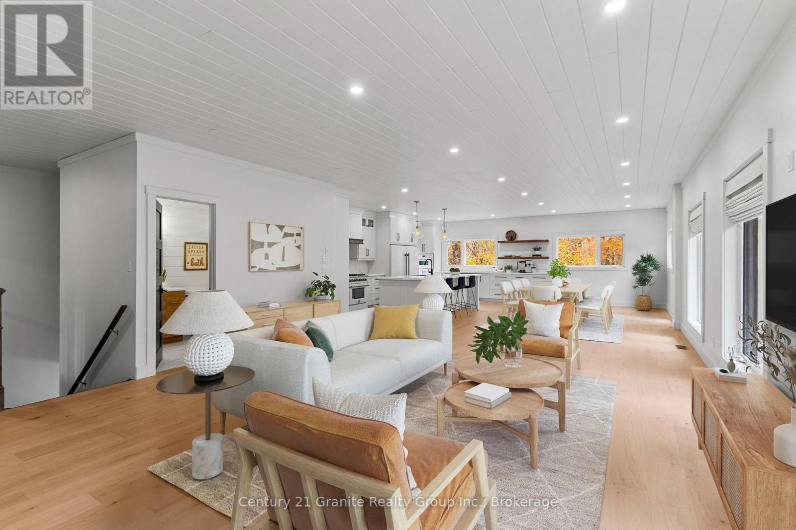 150 College Drive Property Photo 4