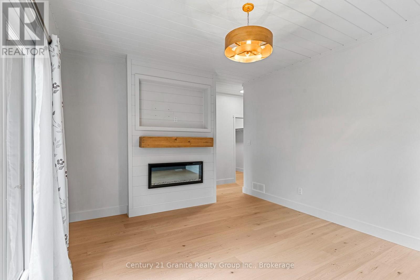 150 College Drive Property Photo 15