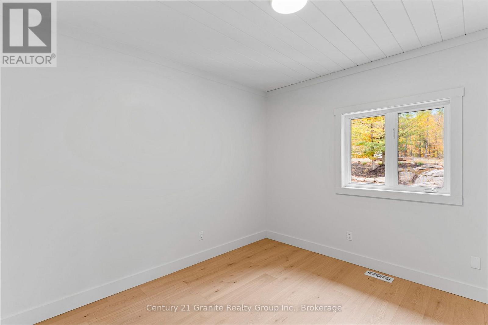 150 College Drive Property Photo 19