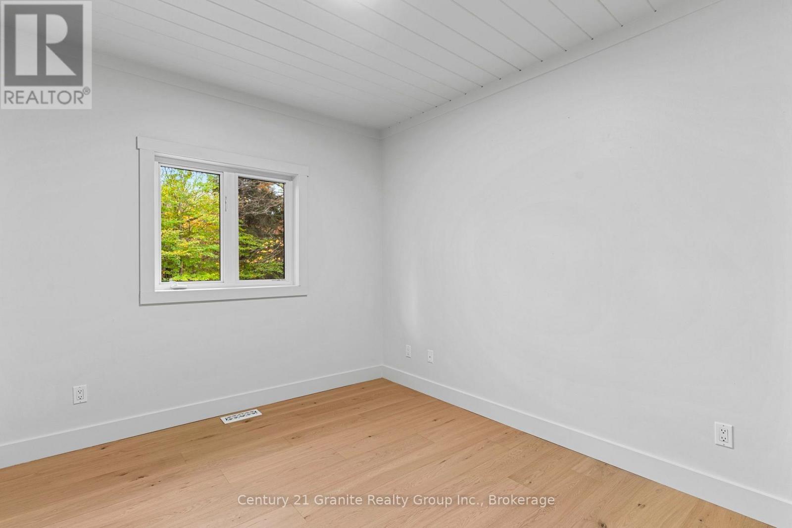 150 College Drive Property Photo 21