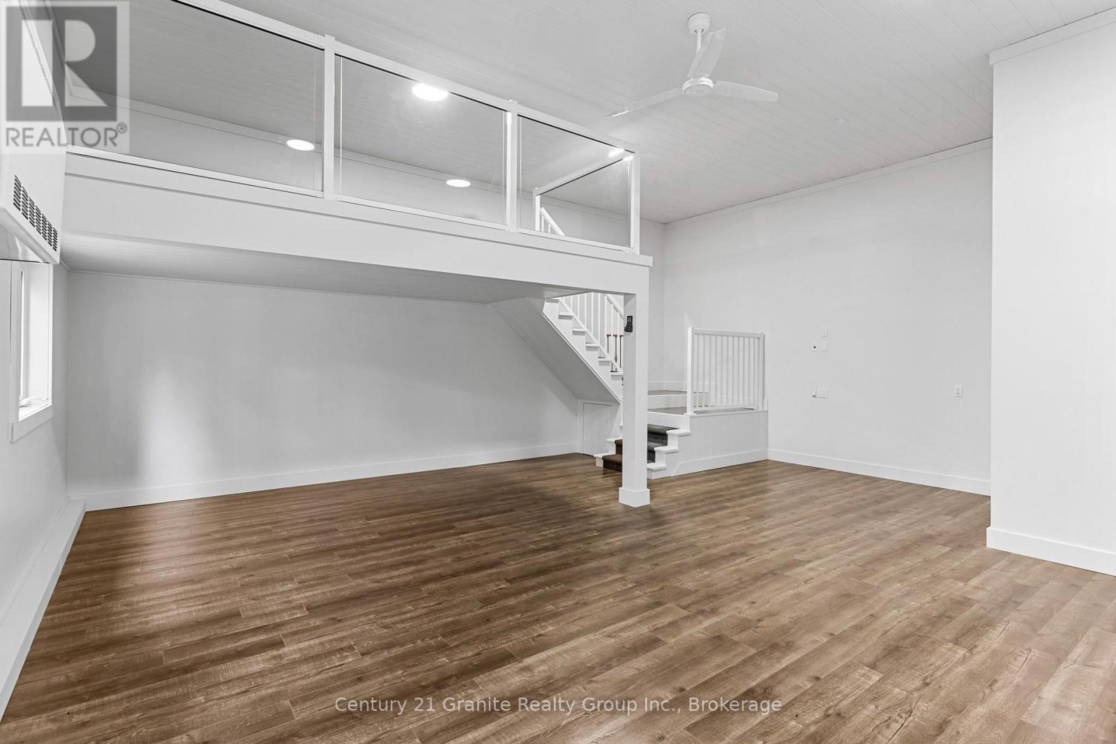 150 College Drive Property Photo 23