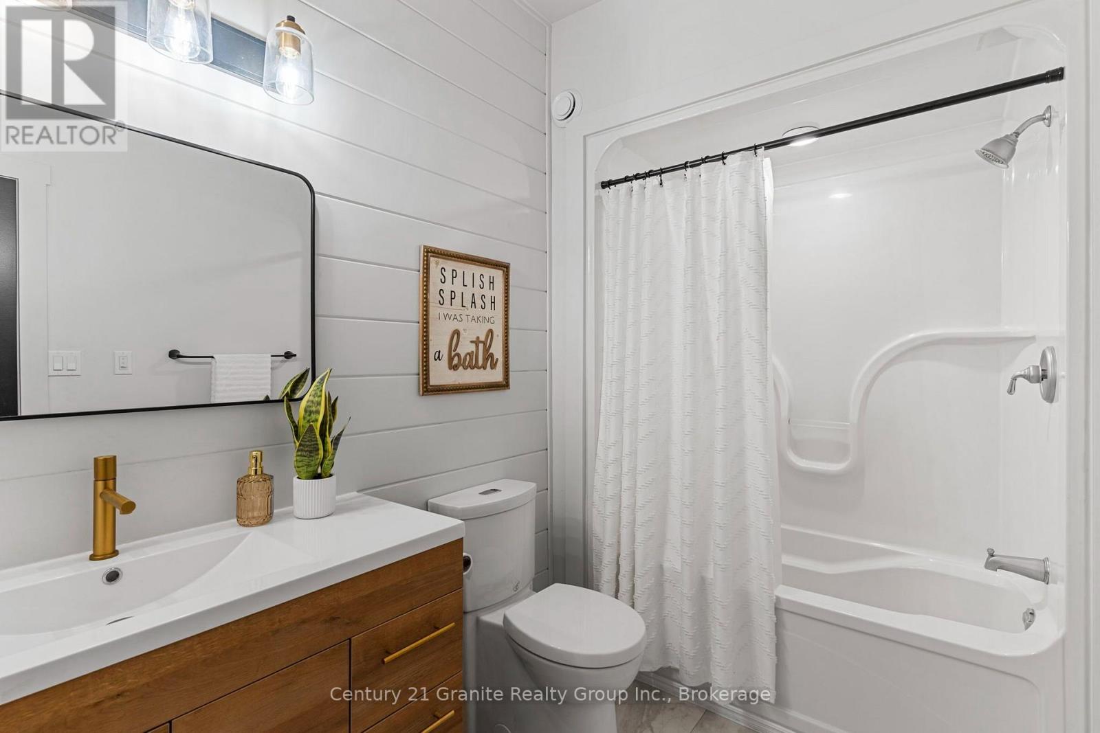 150 College Drive Property Photo 26